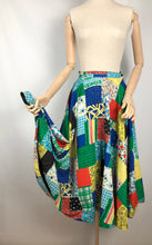 Load image into Gallery viewer, Original 1950s Reversible Circle Skirt in Patchwork Print and Black - Waist 28"