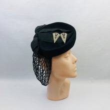 Load image into Gallery viewer, Outstanding Original 1940s Black Felt Hat with Attached Crochet Snood