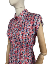 Load image into Gallery viewer, Original 1940's Red, White and Blue Floral Linen Dress with Neat Collar - Bust 34 35 *