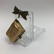 Load image into Gallery viewer, Vintage 1950s London Souvenir Mini Postcard Brooch with a Bow