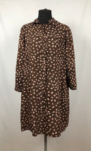 Load image into Gallery viewer, 1940s Make Do and Mend Smock in Brown Floral - Bust 36 38