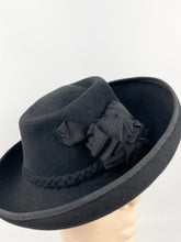 Load image into Gallery viewer, Original 1930s or 1940s Inky Black Felt Hat with Plaited Trim and Grosgrain Frill