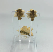 Load image into Gallery viewer, Vintage 1940s 1950s Carved Daffodil Brooch and Clip on Earring Set