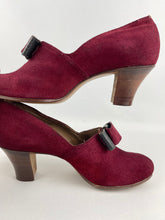 Load image into Gallery viewer, Original 1940's Deadstock CC41 Burgundy Suede Court Shoes - UK Size 4 4.5