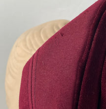 Load image into Gallery viewer, Original 1940s Raspberry Pink Felt Hat with Burgundy Velvet and Bow Trim