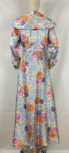 Load image into Gallery viewer, Original 1940s 1950s Chaslyn Model Luxurious Feel Blue Housecoat in a Pretty Floral Print - Bust 36 37 38