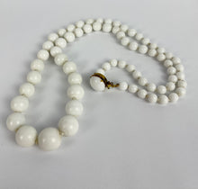 Load image into Gallery viewer, 1950s White Glass Necklace - Classic Glass Necklace