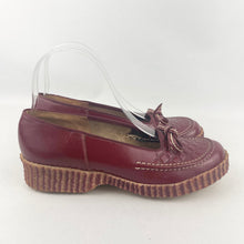 Load image into Gallery viewer, Original 1940's 1950's Ox Blood Red Leather Slip on Shoes with Bow Trim - UK 5 *