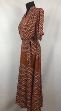 Load image into Gallery viewer, 1940s CC41 Brown and Cream Novelty Print Dress with Bows - B44 46