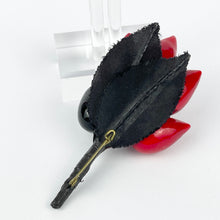 Load image into Gallery viewer, Vintage 1940's Black and Red Lacquered Brooch with Fabric Leaves