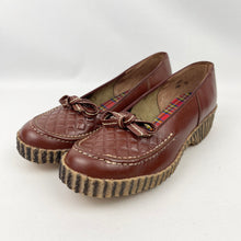 Load image into Gallery viewer, Original 1940's 1950's Chestnut Brown Leather Slip on Shoes with Bow Trim - UK 4 1/2 *