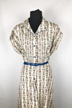 Load image into Gallery viewer, 1940s Volup Red, Blue, Yellow & Green Floral Fruits of the Loom  Roses Dress - B42