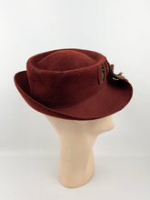 Load image into Gallery viewer, Original 1930s Chestnut Felt Hat with Cutout Detail and Green Grosgrain Trim - AS IS