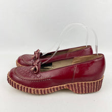 Load image into Gallery viewer, Original 1940's 1950's Ox Blood Red Leather Slip on Shoes with Bow Trim - UK 4.5 *