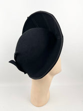 Load image into Gallery viewer, Exceptionally Beautiful 1930s Inky Black Felt Hat with High Brim and Bow Trim