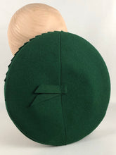 Load image into Gallery viewer, Original 1940s Kelly Green Felt Hat - Exceptionally Beautiful Piece