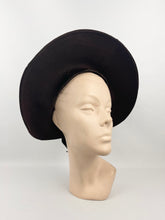 Load image into Gallery viewer, Original 1940s American Chocolate Brown Felt Fedora Hat with Plush Velvet Bow Trim