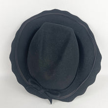 Load image into Gallery viewer, Wonderful Original Late 1930's or Early 1940's Black Felt Hat with Scalloped Edge