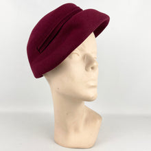 Load image into Gallery viewer, Original 1950's Stylish Burgundy Felt Hat by Jacoll - Beautiful Vintage Hat