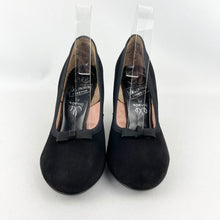 Load image into Gallery viewer, Original 1940's 1950's Black Suede Bow Fronted Court Shoes - UK 5