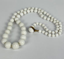 Load image into Gallery viewer, 1950s White Glass Necklace - Classic Glass Necklace
