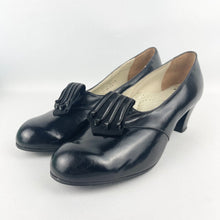 Load image into Gallery viewer, Original 1940's Black Deadstock in Box Glace Leather Marina Court Shoes with Suede Trim by Clarks - UK 6