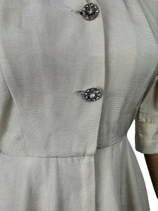 Original 1940's 1950's Cream Grosgrain Zip Fronted Housecoat by Evelyn Pearson - Bust 34 *