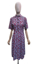 Load image into Gallery viewer, Original 1940's Novelty Print Day Dress with Bow Print in Red, Black and Grey - Bust 34
