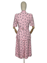 Load image into Gallery viewer, Original 1940&#39;s CC41 Pink, Black and White Moygashel Linen Suit - Bust 34
