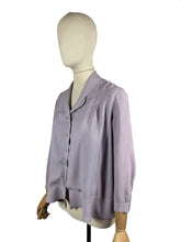 Load image into Gallery viewer, Wounded But Wearable Original Volup 1940's Crepe Blouse in Mauve - Bust 42 44

