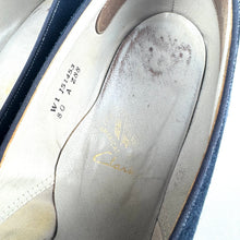 Load image into Gallery viewer, Original 1940&#39;s Blue Suede Shoes - Clarks Skyline with Bow Front - Uk 6 or 6.5
