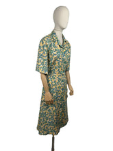 Load image into Gallery viewer, Original 1940&#39;s Volup Linen Day Dress in Yellow, Blue, Green and White - Bust 42 44 *
