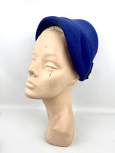Load image into Gallery viewer, Original 1950&#39;s Rich Purple Felt Bonnet Style Hat with Bow Trim and Paste Detail
