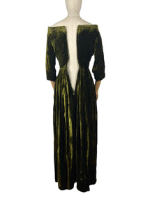 Original 1930's Off the Shoulder Moss Green Velvet Full Length Evening Dress - Bust 33 34 *