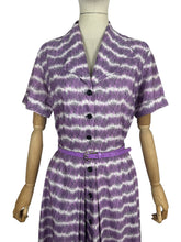 Load image into Gallery viewer, 1940’s 1950’s Horrockses Crisp Cotton Day Dress in Purple, White and Black - Bust 40
