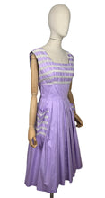 Load image into Gallery viewer, Original 1950&#39;s Carnegie Model Pale Lilac Cotton Day Dress with White Lace Detail and Bow Trimmed Pockets - Bust 38
