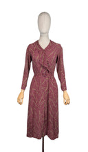 Load image into Gallery viewer, Original 1930's Art Deco Long Sleeved Belted Day Dress in Burgundy and Green - Bust 32 34 *
