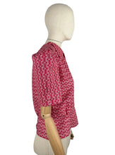 Load image into Gallery viewer, 1940&#39;s Reproduction Blouse in Red and White Hearts, Flowers and Stripe Novelty Print - Bust Pink, Blue, Yellow and White Feed Sack - Bust 35 36 37
