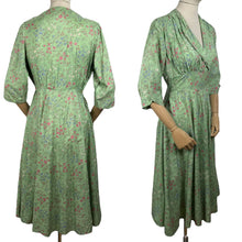 Load image into Gallery viewer, Original 1940&#39;s Pure Silk Day Dress with Pretty Floral Print by Debinex - Bust 38 *
