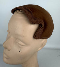 Load image into Gallery viewer, Original 1950&#39;s Warm Brown Felt Half Hat with Pleated Grosgrain Trim *
