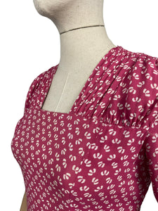 Original 1930's Petite Fit Day Dress in Pink and White Print - Bust 34 *