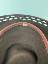 Load image into Gallery viewer, Original 1940&#39;s Dark Brown Felt Platter Hat with Openwork Brim and Bow Trim
