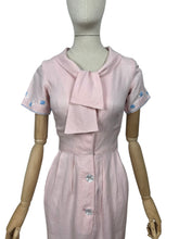 Load image into Gallery viewer, Original 1950's Baby Pink Linen Wiggle Dress by Ros Comain with Blue and White Floral Embroidery - Bust 32 34 *
