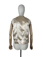 Load image into Gallery viewer, Original 1930’s 1940’s Dickie Blouse with Spearpoint Collar - Bust 34 *
