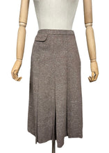 Load image into Gallery viewer, Original 1940&#39;s Brown and White Tweed Pleated Skirt with Pocket - Waist 26&quot;
