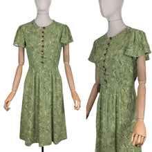 Load image into Gallery viewer, Original 1930's 1940's Novelty Print Green Crepe Day Dress with Horses and Fences Print - Bust 32 34 *

