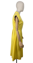Load image into Gallery viewer, 1950&#39;s Reproduction Yellow and White Cotton Summer Dress - Bust 38 39 *
