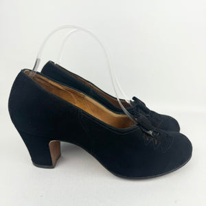 Original 1940's Black Suede Devonshire Court Shoes with Cutout Front and Bow Trim - Size 4.5