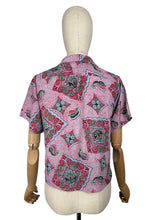 Load image into Gallery viewer, Original 1940&#39;s Vibrant Rayon &#39;SPORTSWEAR&#39; Blouse in Pink, Red, Green and White - Bust 32 34
