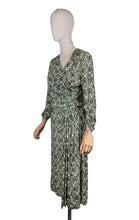 Load image into Gallery viewer, Original 1940's CRESTA SILKS Green and White Rayon Jersey Day Dress - Bust 38
